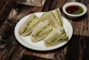 Cheese chutney sandwich