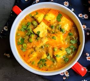 Matar Paneer