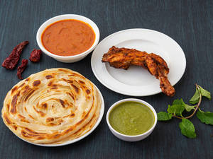 Tandoori Chicken With 2 Indian Bread Combo