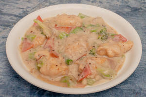 Sliced Chicken Inn Cream Garlic Sauce