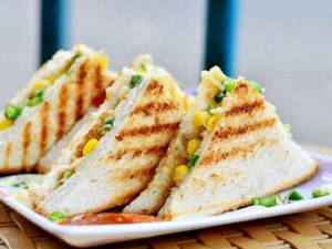 Crispy Corn Masala Sandwich