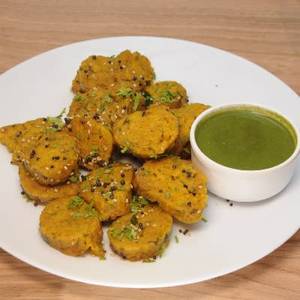 Steam Muthia with Green Chutney