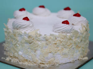 White Forest Supreme Cake (eggless)
