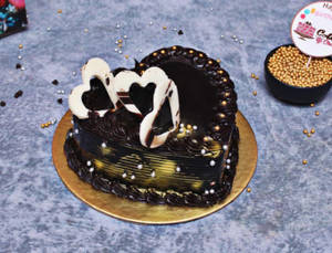 Chocolate Heart Shape Cake (500 Grams)