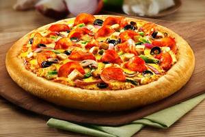 Red Pepper & Corn Pizza 