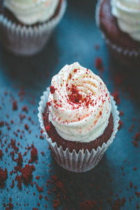 Red Velvet Large Cup Cake (2pcs)