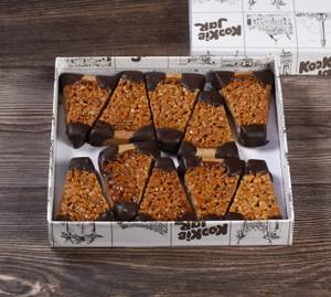 10 Nut Corner In A Small Travel Box
