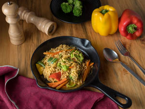 Hot Garlic Noodles Veg