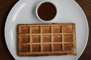 Eggless/desi Waffles With Chocolate Sauce