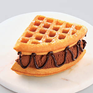 Ice Cream & Fudge Chocolate Waffle