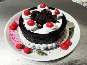 Eggless Black Forest Supreme Cake                    