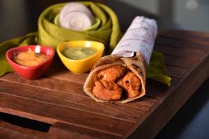 Chicken tikka roll