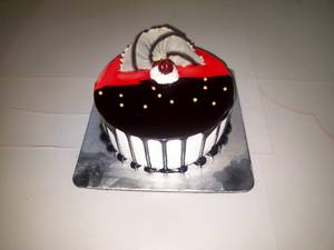 Chocolate Strawberry Cake (eggless)