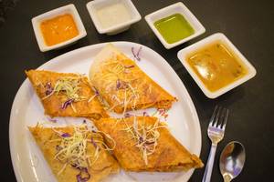 American Delight Dosa (Served with Cocunut Chutney, Red Chutney and sambar)