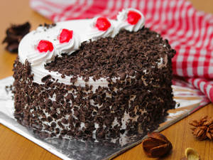 Black Forest Cake (1/2 kg)
