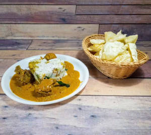 Puttu + Chicken + Pappadam