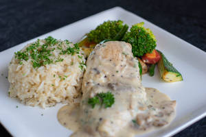 Grilled Chicken with Creamy Mushroom Pepper Sauce