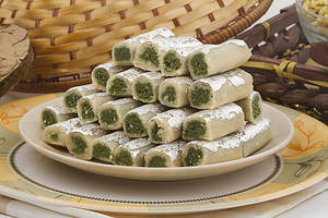 Kaju Pista Roll