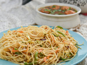Veg Noodles + Veg Manchurian Gravy