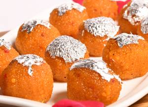 Kanpuri Laddu