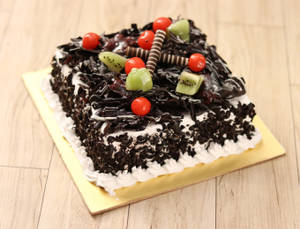 Black Forest Cake (1 kg)