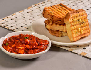 Hum Pum Paneer(Served with garlic bread (4 pcs))