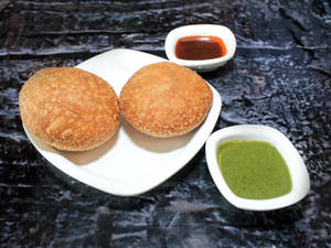 Onion Kachori (4 Pcs)