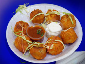 Veg Tandoori Momo White Sauce