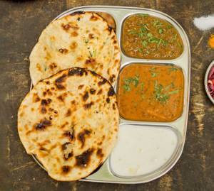 Garlic Naan With Dal Makhani