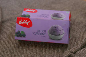 Blackcurrant Ice cream (700 ml + 700 ml)
