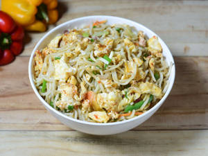 Egg Hakka Noodles 