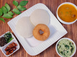 Idli (2 Pcs) + Vada (1 Pc)