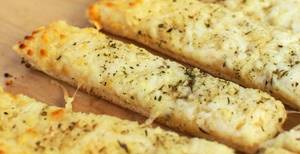 Cheesy Garlic Sticks 