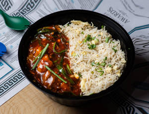 Egg Fried Rice With Schezwan Chicken (Wet)