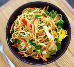Vegetable Hakka Noodles 