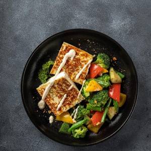 {veg} Half Pound Paneer With Vegetables And Arrabbiata Sauce