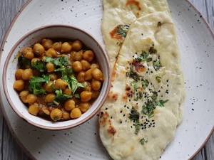 Paneer Chole Kulcha [2 Kulcha]