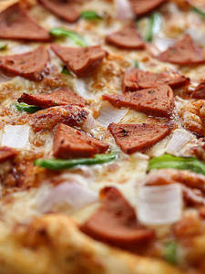 Salami Chicken Pizza