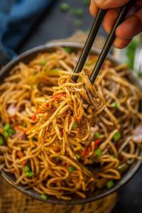 Veg Chilli Garlic Noodle