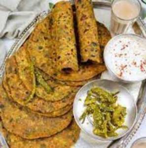 Thepla with dahi and butter