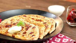 Gobhi paratha with Dahi