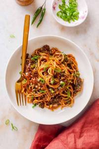 Hakka Noodles + Manchurian Gravy