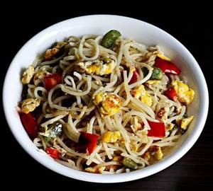 Egg Hakka Noddles