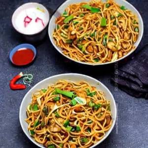 Paneer Mushroom Hakka Noodles