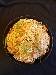 Vegetable Noodles With Mock Meat