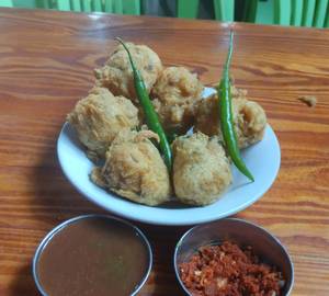 Gol Kanda Bhajiya Pav