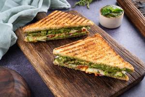 Italian Pesto Grilled Chicken Sandwich [38g Protein, 499 Kcal]