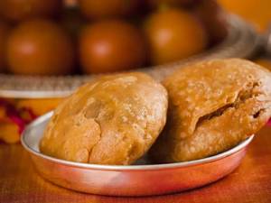 Litty with Potato Sabji [ 1 Pcs ]