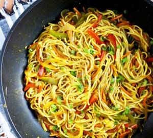 Veg Singapore Chowmein