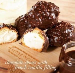 Roasted Almond Choux Pastry (1pc)